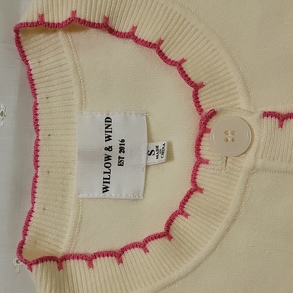Women's  Willow and Wind Cardigan Sweater, Cream/Pink, Size Small, Pre-owned - Picture 2 of 6
